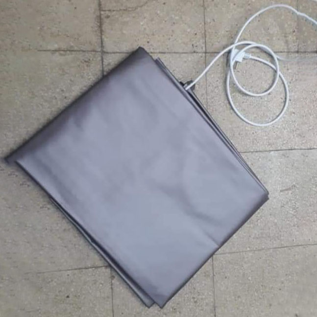 سجادة التدفئة الكهربائية الحريري قياس 1.5X2.5 مع عازل ضد الماء ومقاوم للحرارة والحرائق ,Electrical Carpet
